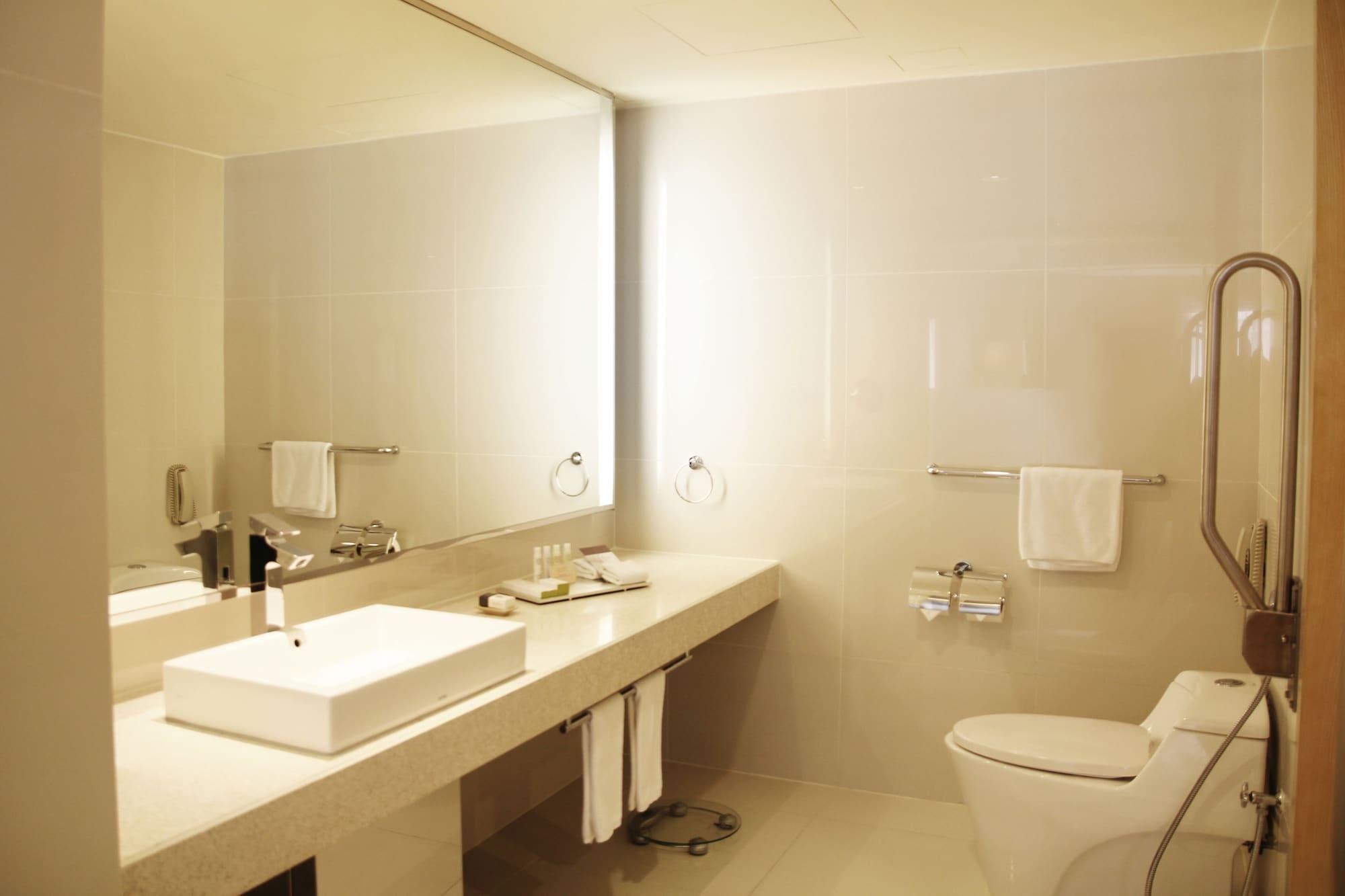 Готель Doubletree By Hilton Куала-Лумпур Екстер'єр фото Bathroom